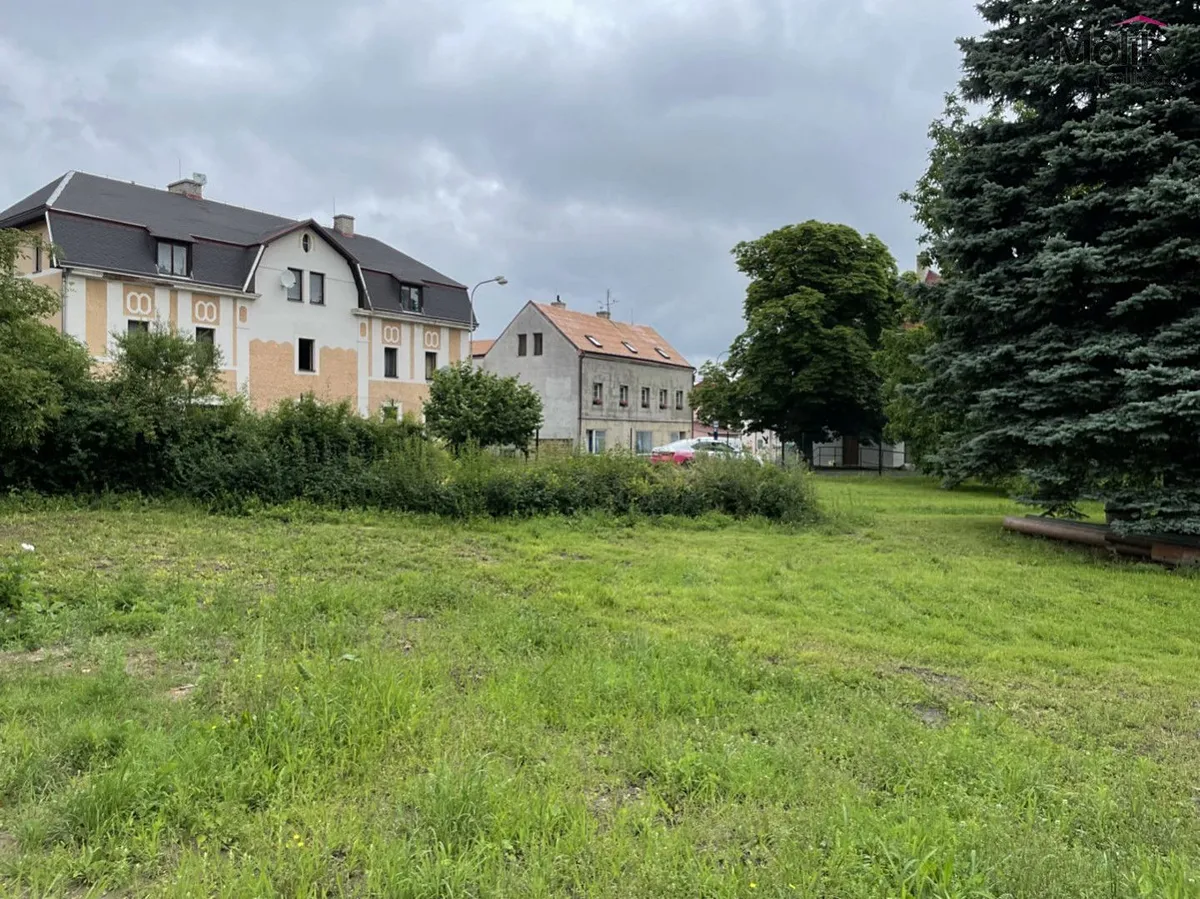 Prodej stavebního pozemku 1000 m²